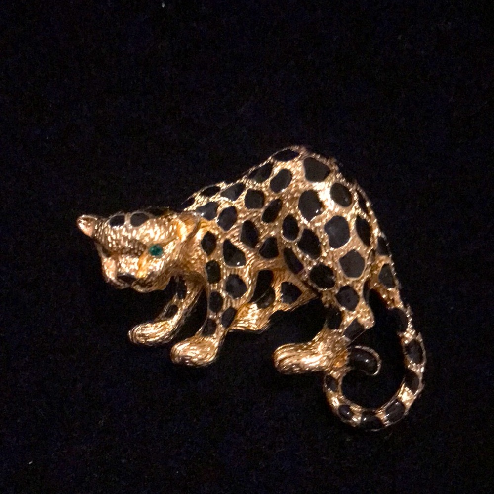 Vintage Gold Tone Enameled Leopard with green eyes Brooch or Pendant